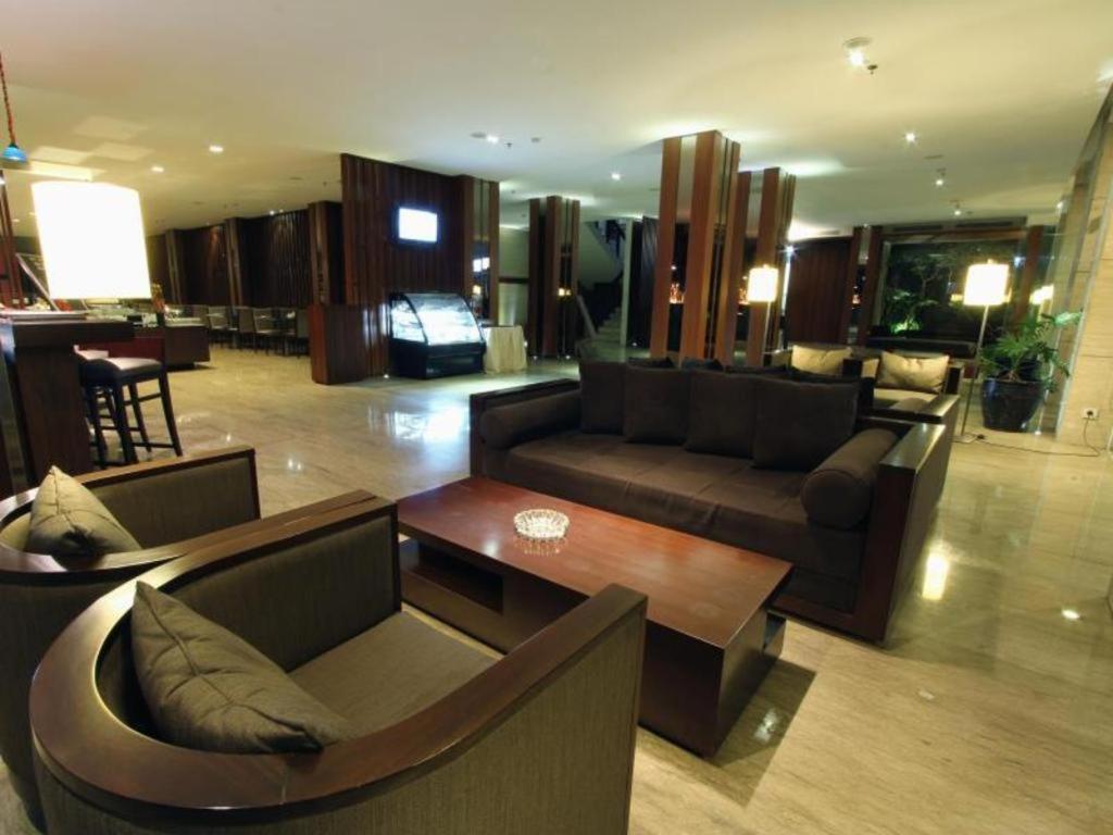 Mitra Bandung Hotel Exterior foto